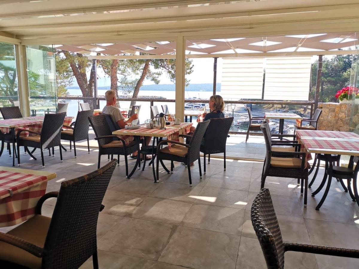 Apartmani Sidro Malinska Buitenkant foto